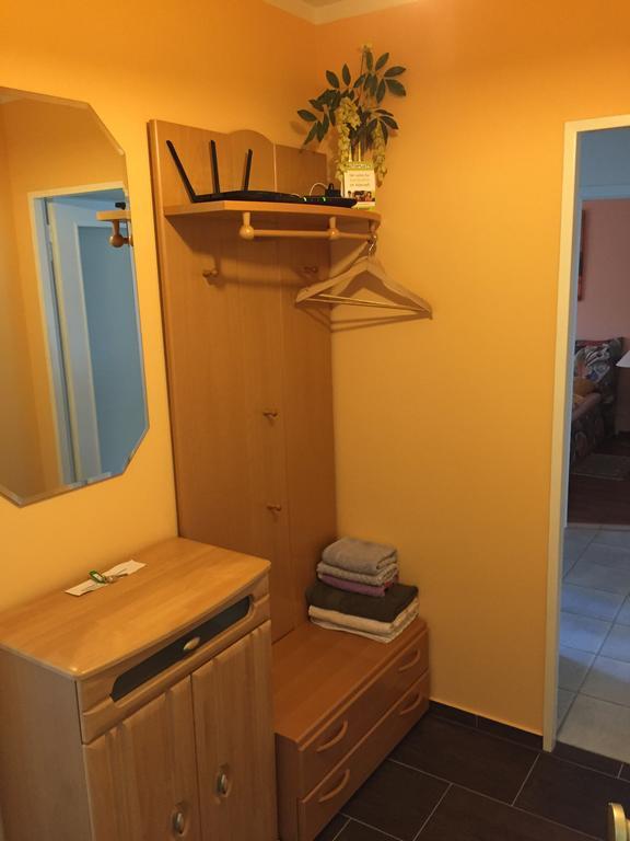 Apartment Nuernberg City-Center Room photo