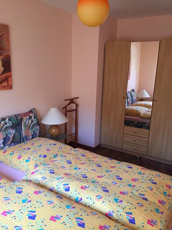 Apartment Nuernberg City-Center Room photo