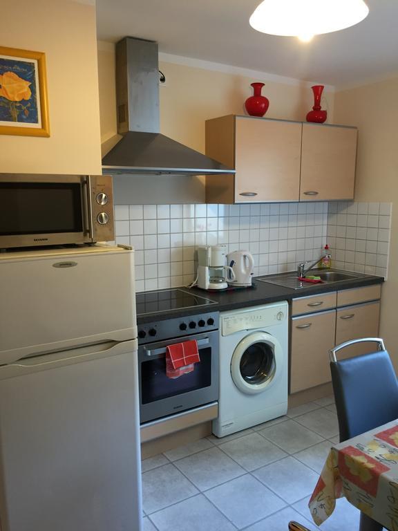 Apartment Nuernberg City-Center Room photo